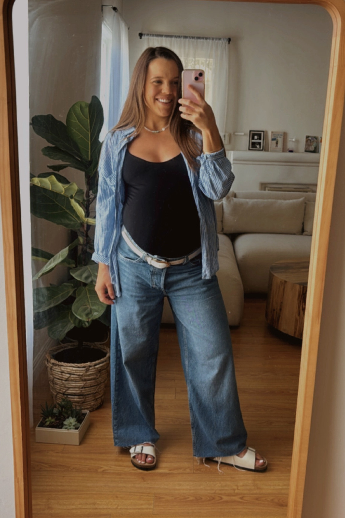 THE most comfortable non maternity jeans that are preg friendly 🤍

#LTKSeasonal #LTKFindsUnder100 #LTKBump