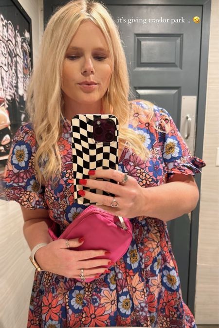 I love these new dresses at Walmart by Terra & Skye! I am wearing the 0X and it fits perfect.
I am 5’3, 195lbs, and usually a size 14!
This dress comes in 4 different patterns.

Walmart Finds
Walmart Fashion

#LTKstyletip #LTKunder50 #LTKunder100