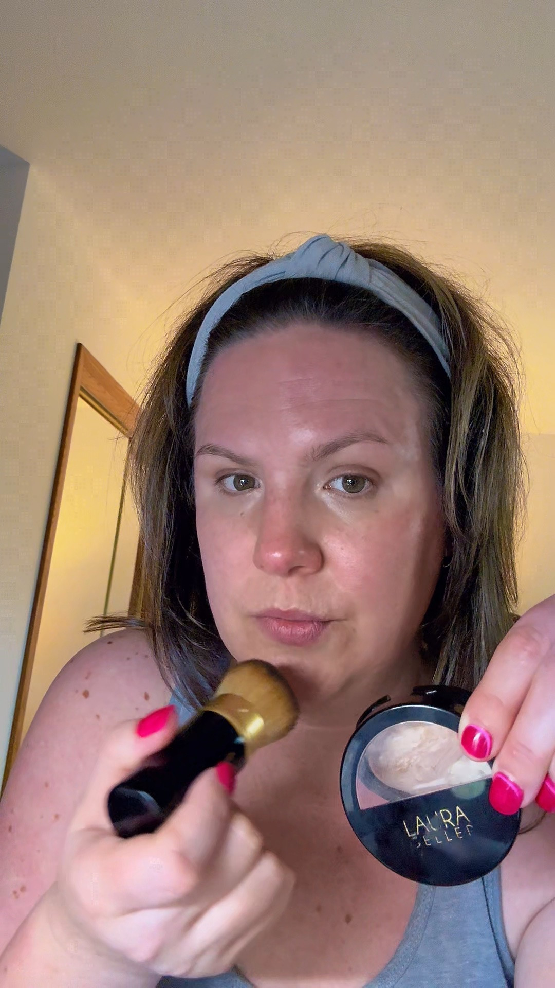 LAURA GELLER NEW YORK Award-Winning Baked Balance-n-Brighten Color Correcting Powder Foundation – Handmade in Italy – Buildable Coverage

#LTKBeauty #LTKselfcare