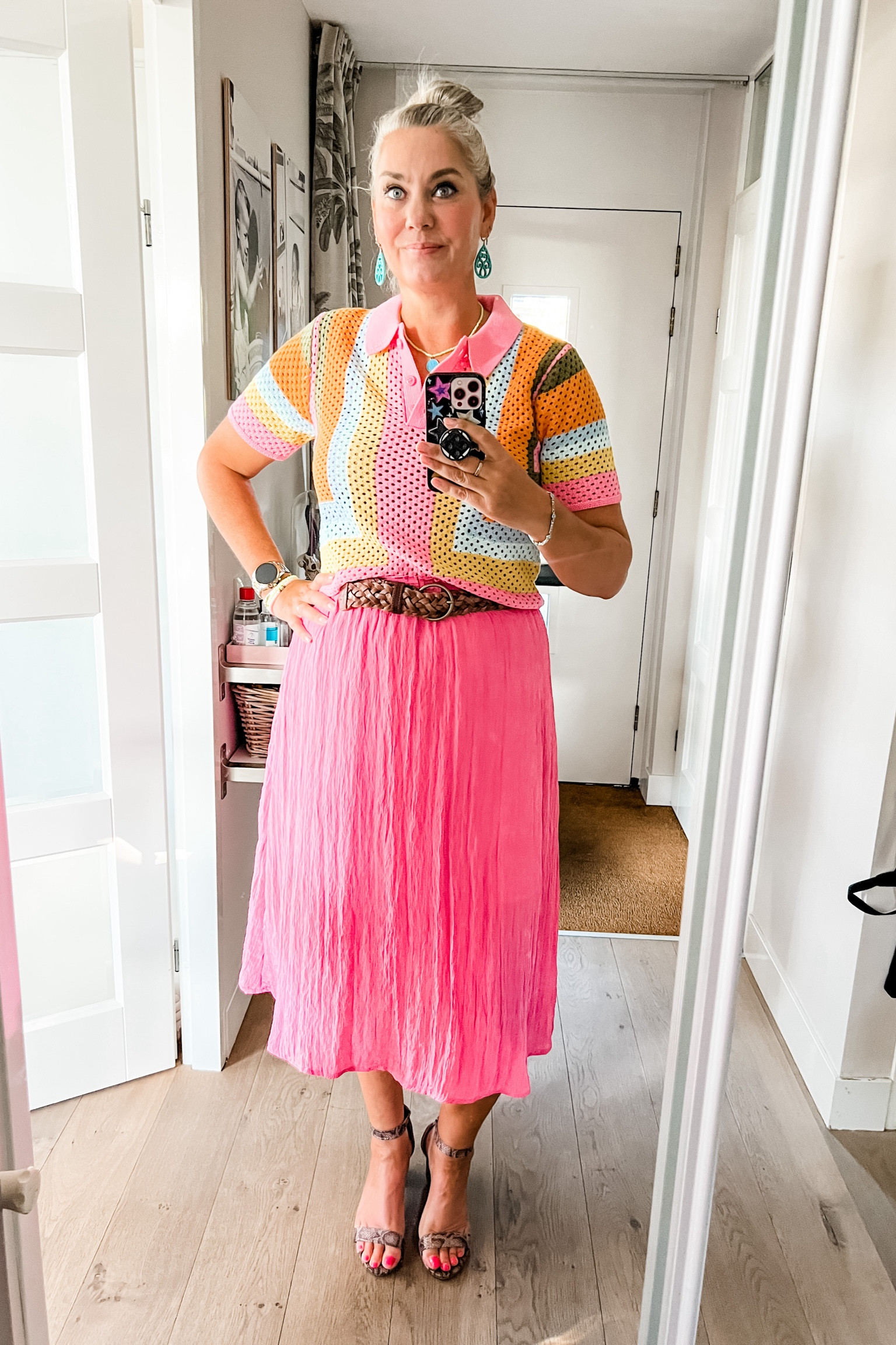 Ootd - Wednesday. A multicolored crochet cropped polo paired with  pink midi skirt (Wibra), a tan leather belt (old) and snake print leather heeled sandals (old Manfield). 



#LTKnederlands #LTKeurope #LTKsummer