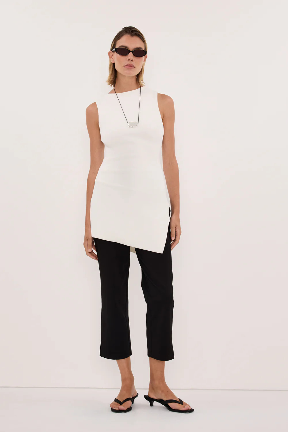 CLEO WHITE LONGLINE KNIT TOP | DISSH