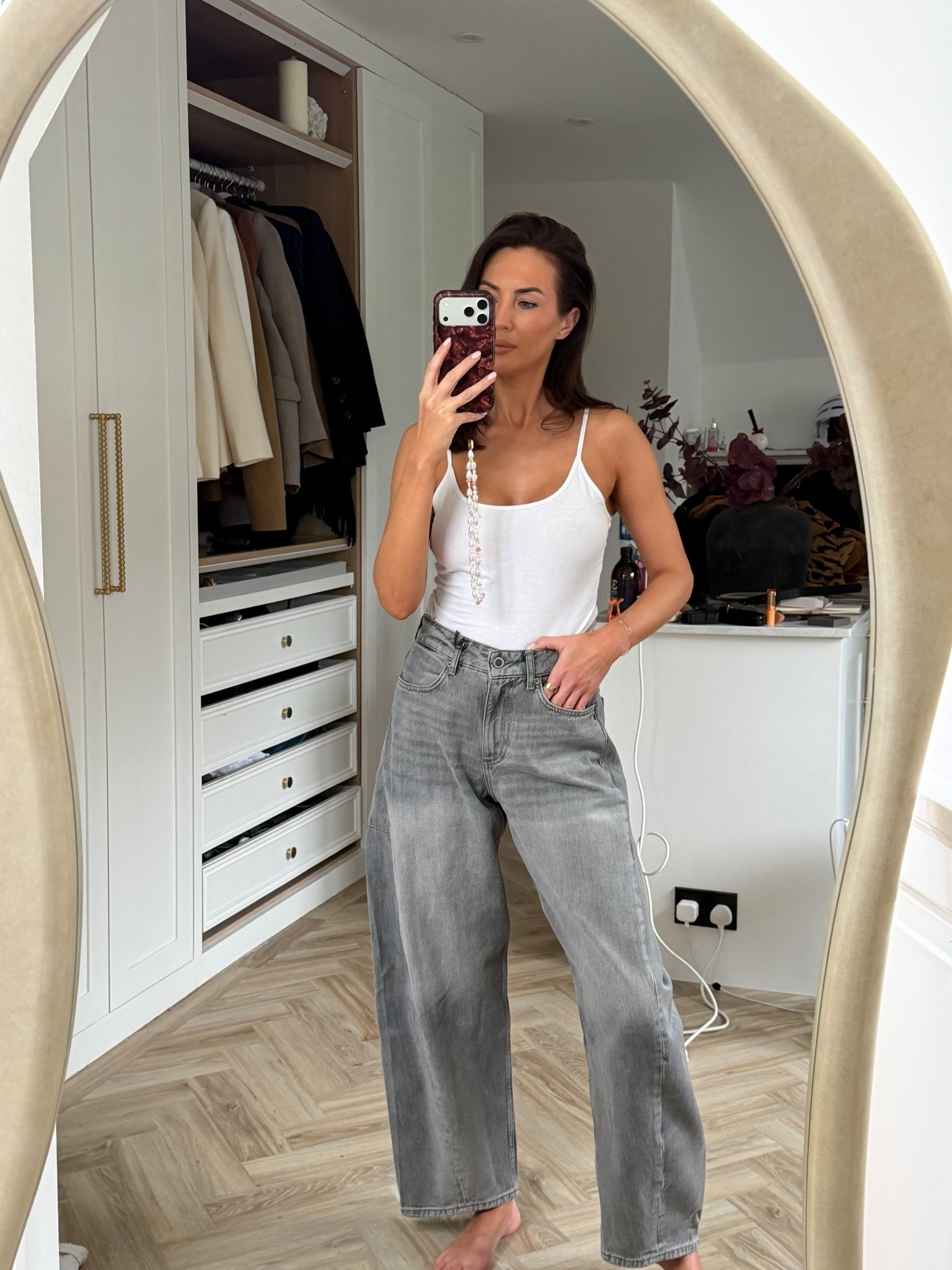 Zara balloon leg jeans

Denim jeans, winter jeans, balloon leg, jeans, jeans, style, casual style, winter style fashion Street

#LTKwinter