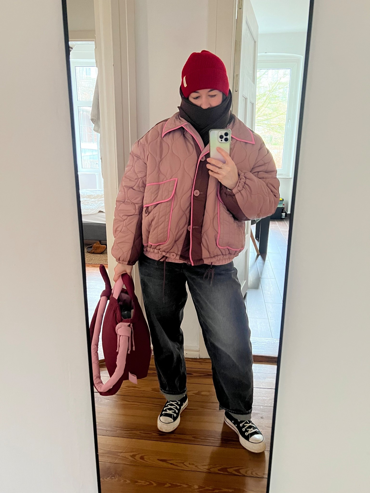 Kalter Tag in Flensburg, auf geht’s, im Zwiebellook die Stadt erkunden. Layering: Top Uniqlo, T-Shirt Armedangels, langärmeliger, dünner Strickpullover Armedangels, Strickjacke Emile Sézane. 
15% Rabatt bis 19.3. mit dem Code PINKEPANKI_15 🩷

#pufferjacke #übergangsjacke 

#LTKspring #LTKdeutschland