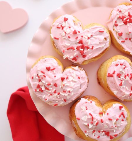 Supplies to make heart shaped cinnamon rolls for Valentine’s Day + pink cake stand 

#LTKSeasonal #LTKparties #LTKhome