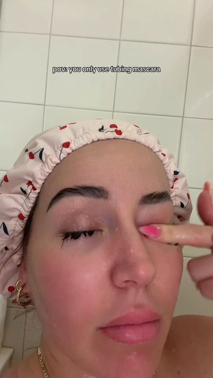 Me and Tube Job 🤝 

#tubingmascara #tubejob #mascaralover #makeuphacks