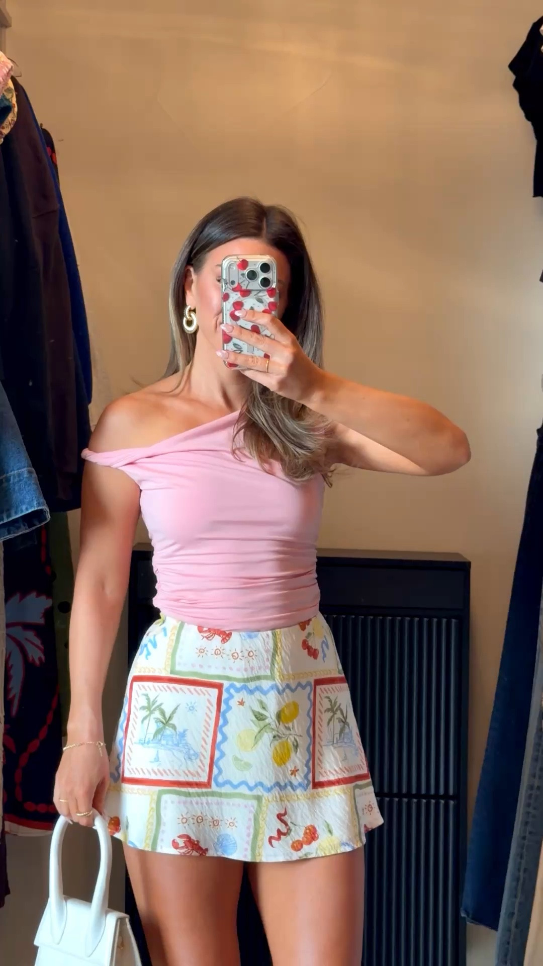 Abercrombie printed summer skort with pink off the shoulder top

Electric picks code: emerson20

Wearing xs skort small top

Casual everyday
Summer look
Spring outfit
Vacation
Destination
Lunch
Shopping

#LTKSeasonal #LTKgrwm #LTKTravel