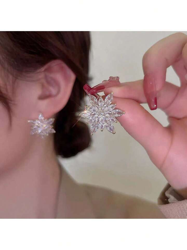 1pair Exaggerated Crystal Flower Stud Earrings, Elegant & Luxurious Snowflake Earrings For Women | SHEIN