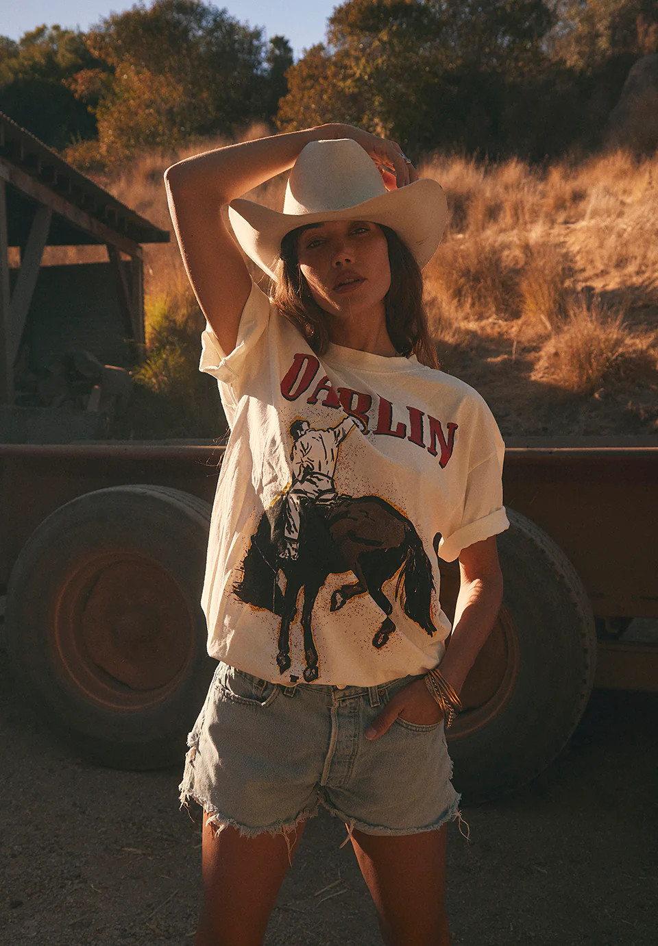 LET 'ER BUCK Short Sleeve - Ivory | Darlin'