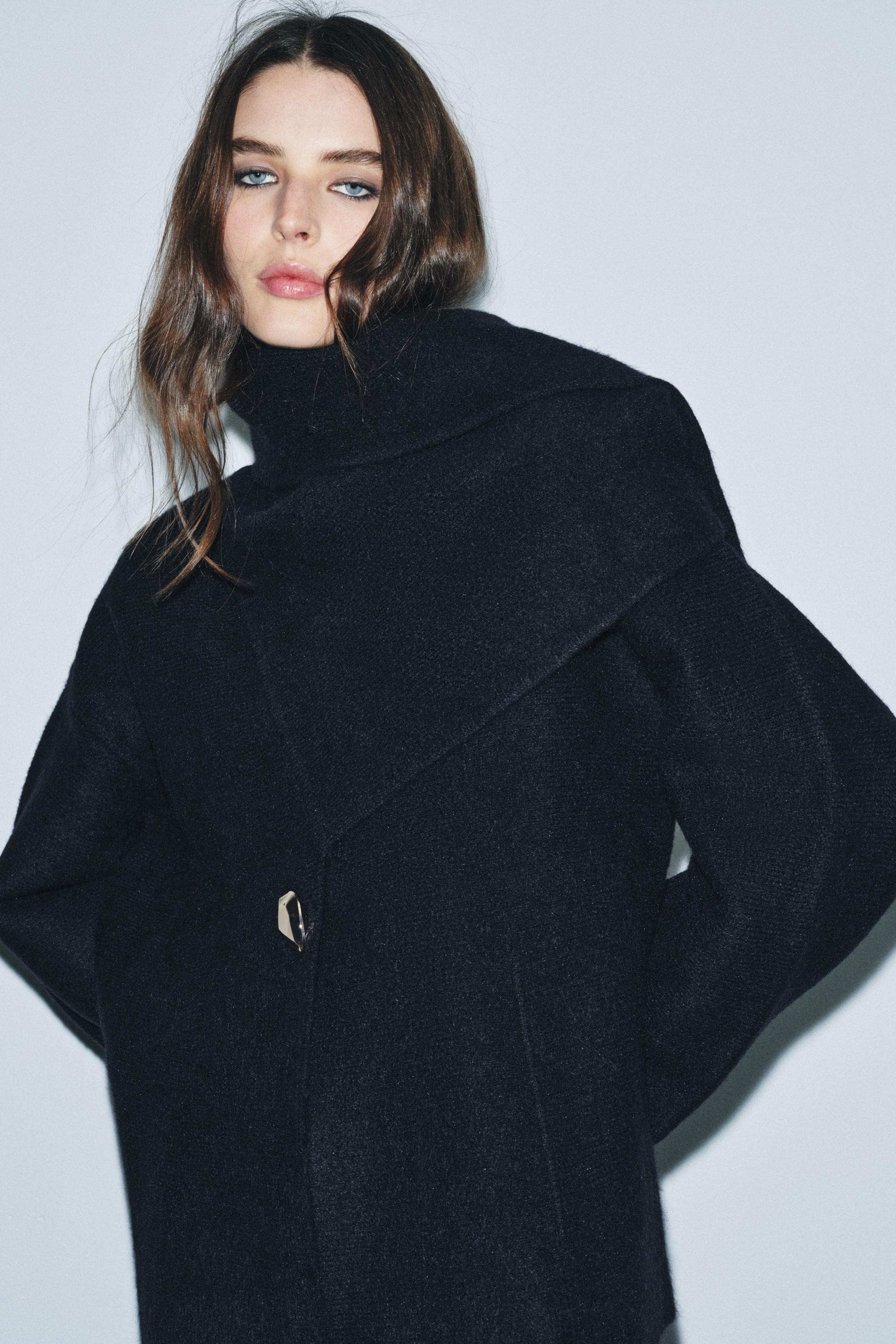 SHORT KNIT SCARF COAT | Zara US