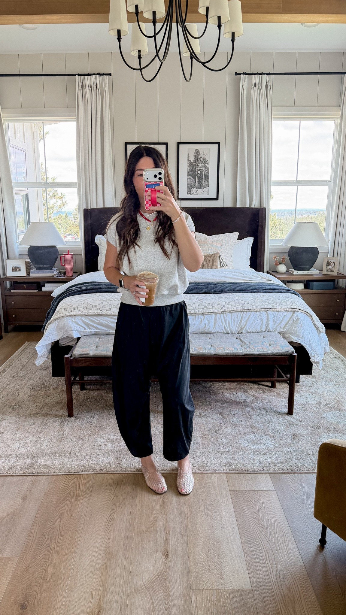 OOTD 

Athleta, old navy, jelly shoes, activewear, barrel pants, sweatshirt, beaded necklace, baublebar, bedroom decor

#LTKHome #LTKSaleAlert #LTKSeasonal