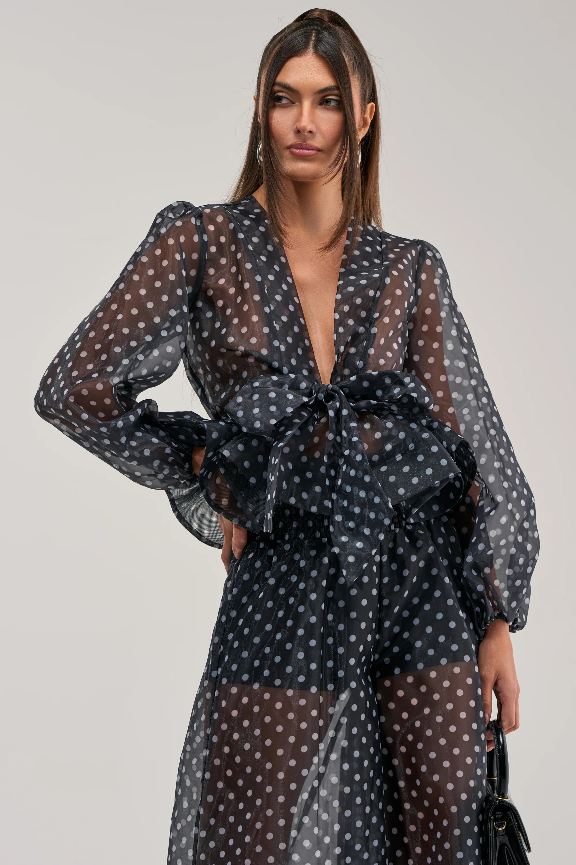 PRETTY GIRL POLKA DOT BLOUSE | AKIRA