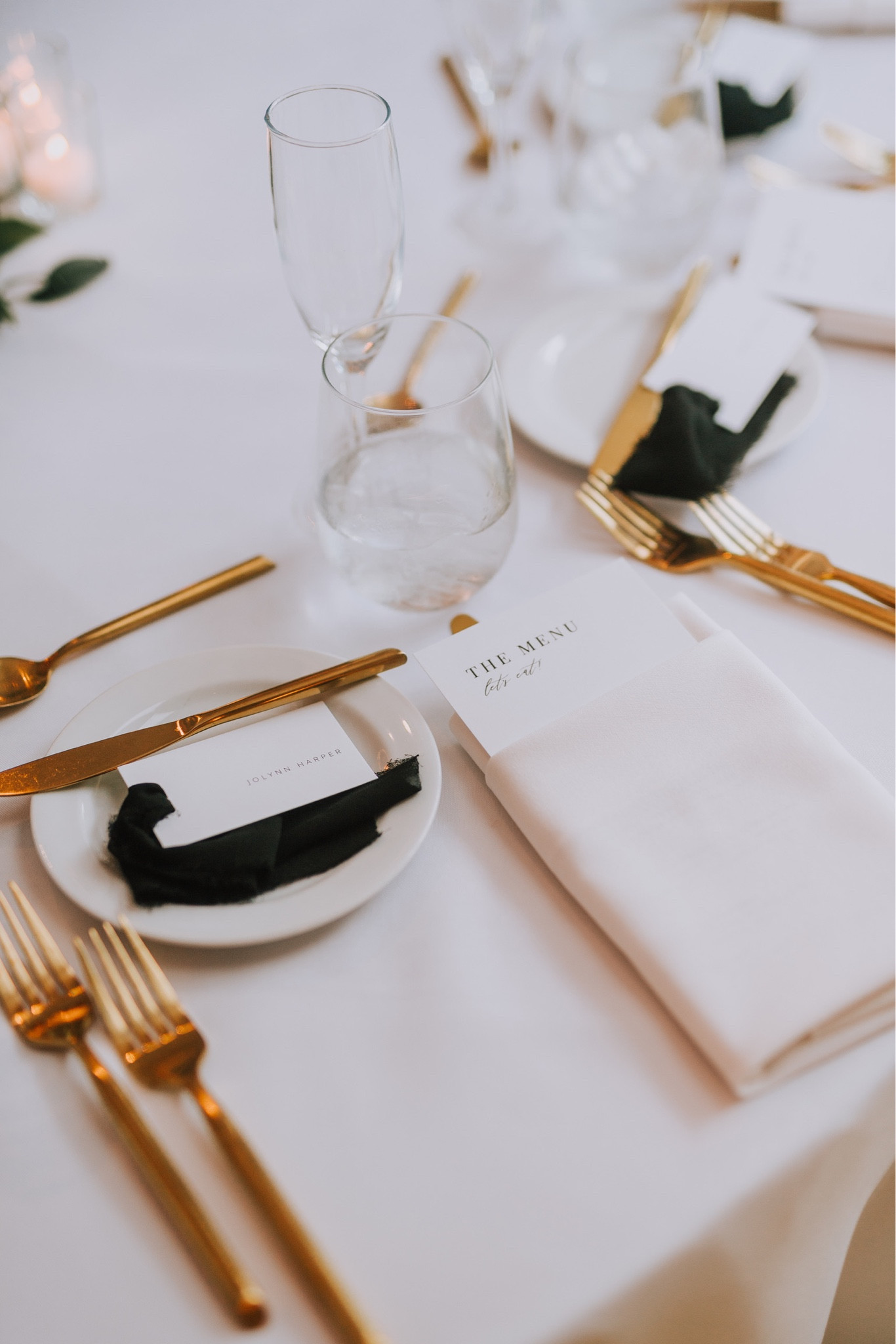 wedding decor | black and white wedding | wedding menu | wedding name cards | menu template | place card template 

#LTKwedding