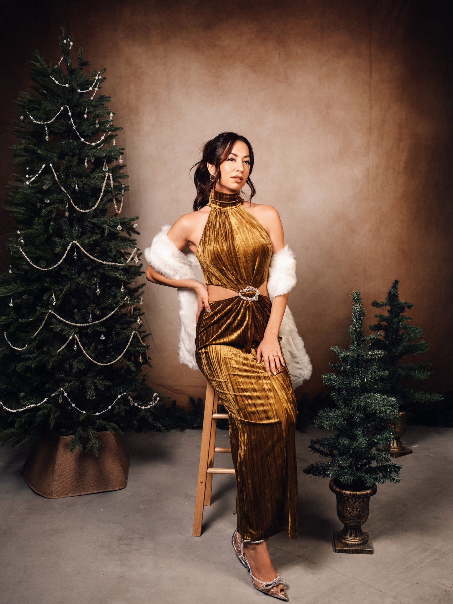 Linked is the scarf and the shoes! I really wish I could link the Zara dress, but I don’t have access yet. I will link it on my Instagram. This dress was stunning and very comfortable! If you’re any taller than me though, it’ll be too short  

#LTKHoliday #LTKFindsUnder100 #LTKSeasonal