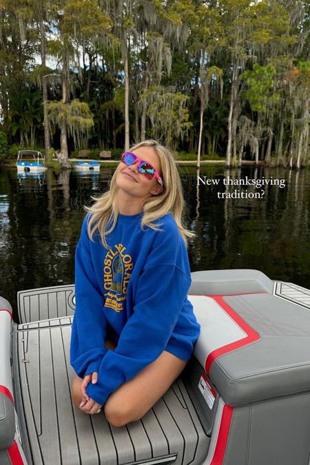 This needs to be a new Thanksgiving tradition! Heading out on the boat in November. 

outfit l crewneck l blue crewneck 