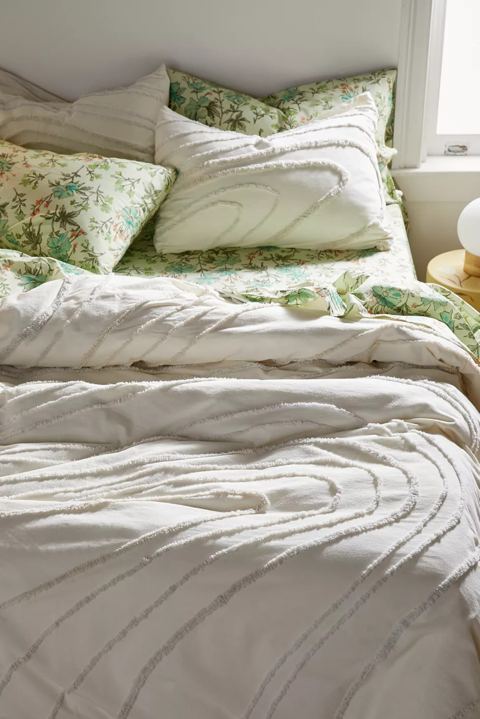 Swirl Tufted Duvet Cover | Urban Outfitters (US and RoW)
