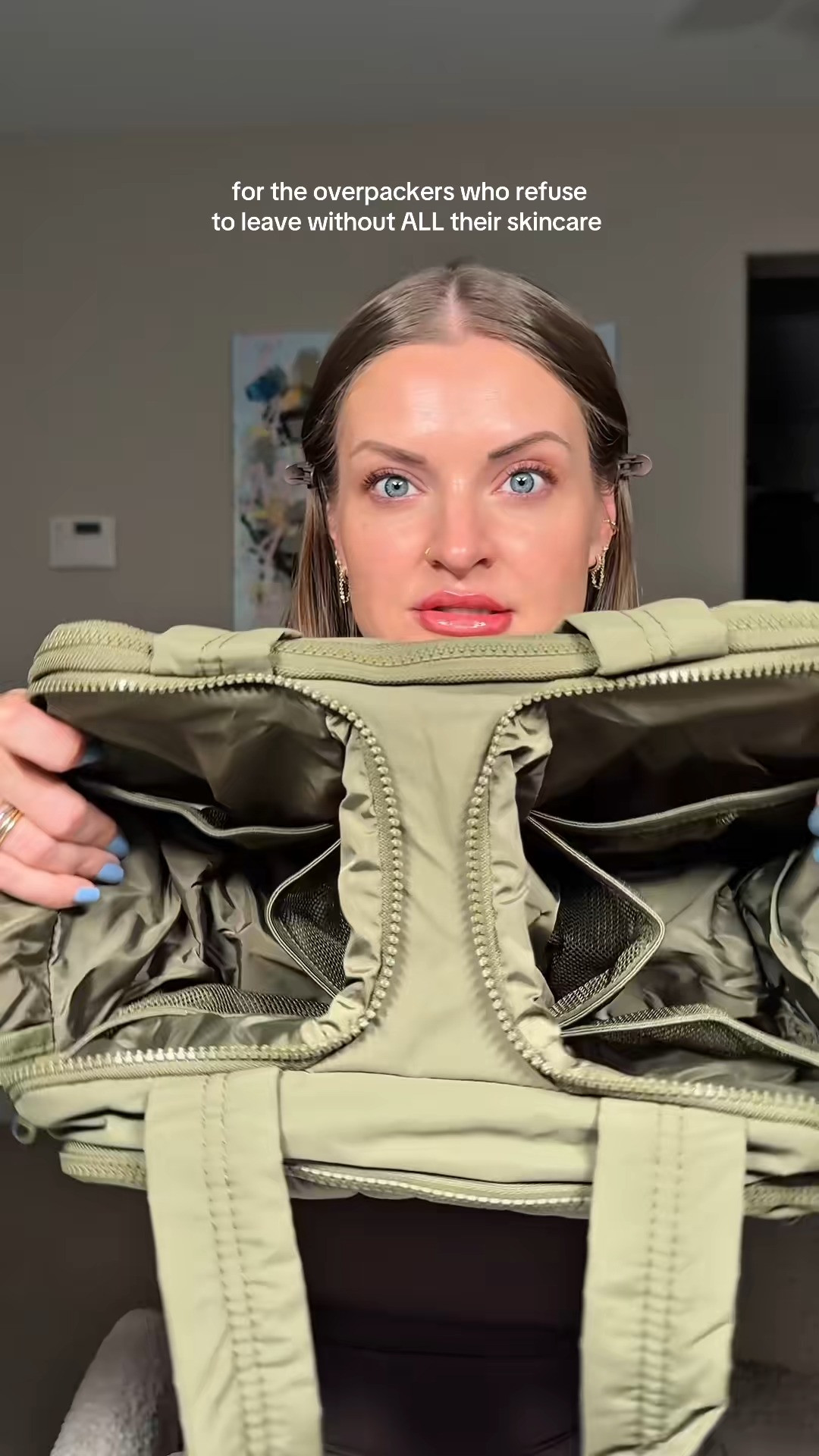Watch to see how many FULL SIZED products I can fit into my beauty travel bag! 

this bag has made packing sooo much less stressful for me because I end up taking a lot of different products with me and this keeps me the most organized 😭