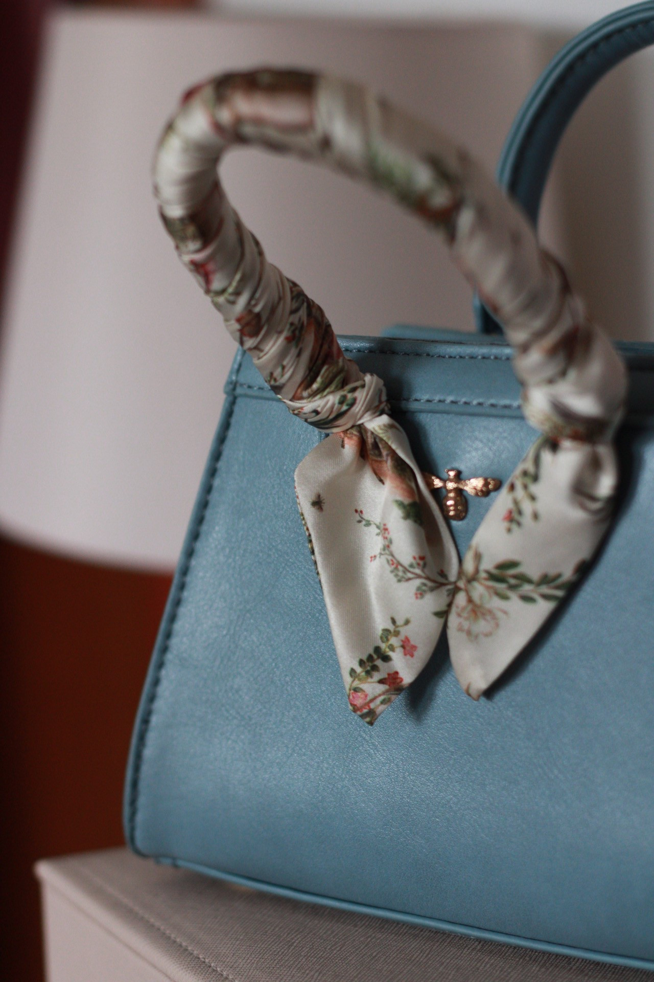 The mini tote.. timeless and elegant
#fableengland #britishbrand #handbags

#LTKuk #LTKstyletip #LTKgiftguide