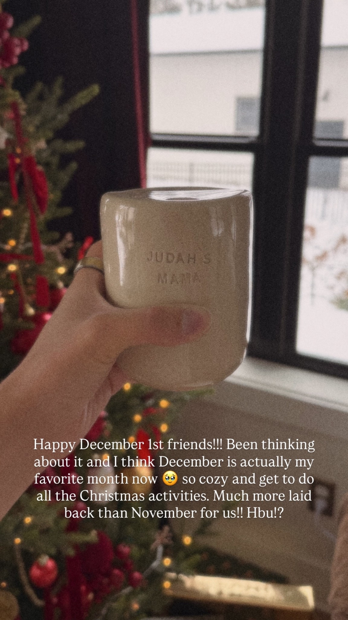 Happy December 1st friends!!! Been thinking about it and I think December is actually my favorite month now 🥹 so cozy and get to do all the Christmas activities. Much more laid back than November for us!! Hbu!?