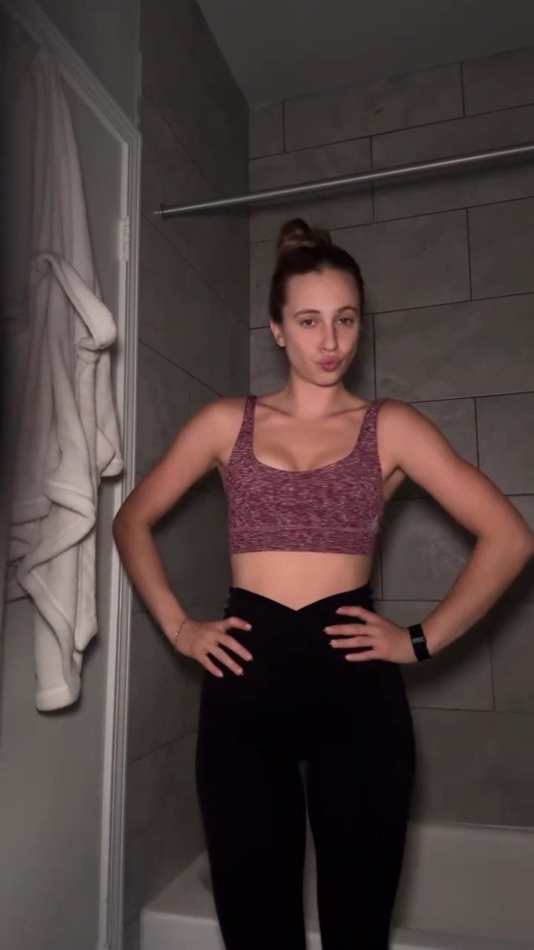 Barre has quickly became a fav 🩰

@trufusion_dallas has some of the best clases and instructors as you all know it's been apart of my routine for months!

Come try a class with me as get 1% better everyday 🍵

#healthyroutines #minivlog #grwm #productivity #trufusion