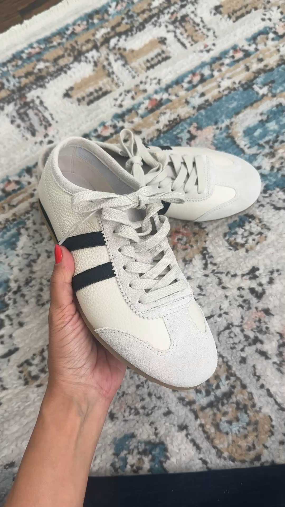 @Quince sneakers 
Slim trendy leather sneakers 
Run TTS

#LTKootd #LTKOver40 #LTKgrwm