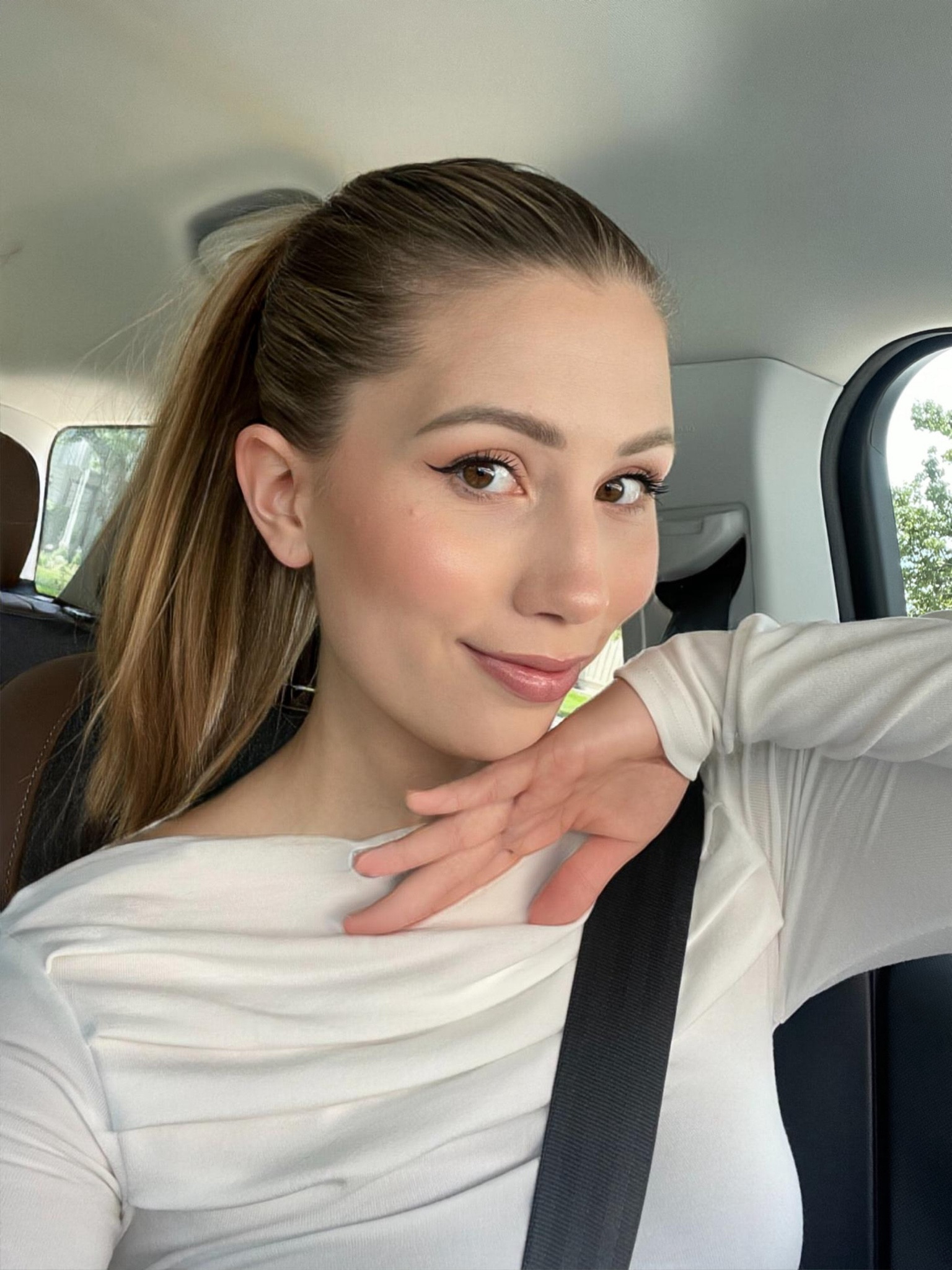 every day natural make up - shades below:

Foundation: Mont Blanc 
Concealer: R2
Blush: she’s a doll 
Lipliner: natural
Lipgloss: primrose 

#LTKBeauty #LTKFindsUnder50
