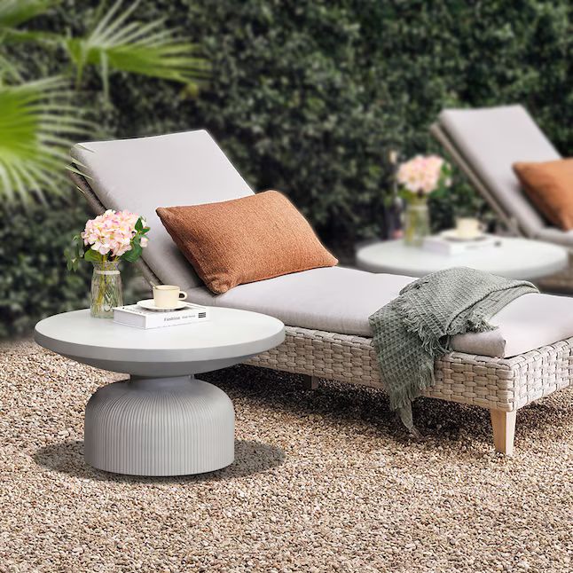 LuxenHome Round Outdoor Coffee Table 29.9-in W x 29.9-in L | Lowe's