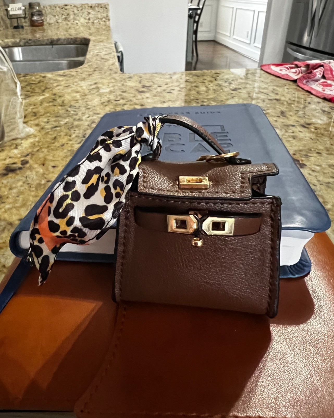 The cutest bag charm turned AirPods case. 

bag charm | AirPod case | tiny luxury bag

#LTKdayinmylife #LTKmomlife