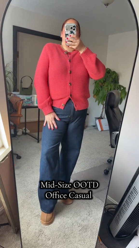 Love this knit cardigan paired with the wide leg high waisted jeans. My office go to for a more casual day 

#LTKootd #LTKWorkwear #LTKMidsize