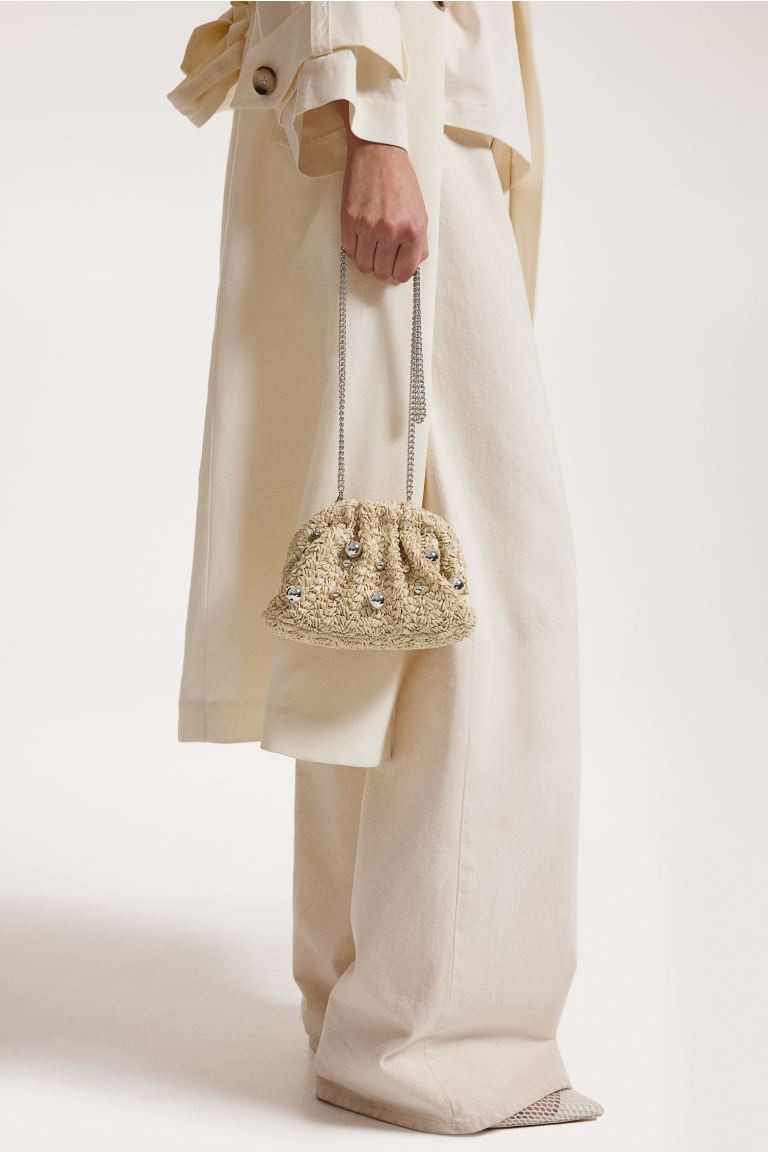 Bead-embellished straw clutch | H&M (UK, MY, IN, SG, PH, TW, HK)