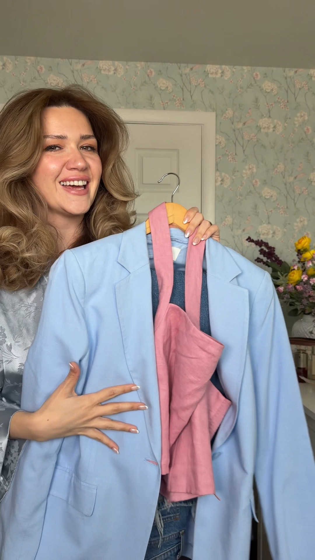 The top and jeans are the ones linked here - my other items are super old so I found some similar pieces for you 🥰

Necklace was a gift 🫶🏻

#LTKMidsize #LTKSeasonal #LTKgrwm