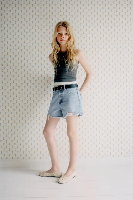 Denim shorts with adjustable inner waistband and front button closure. Front pockets and patch po... | Zara US