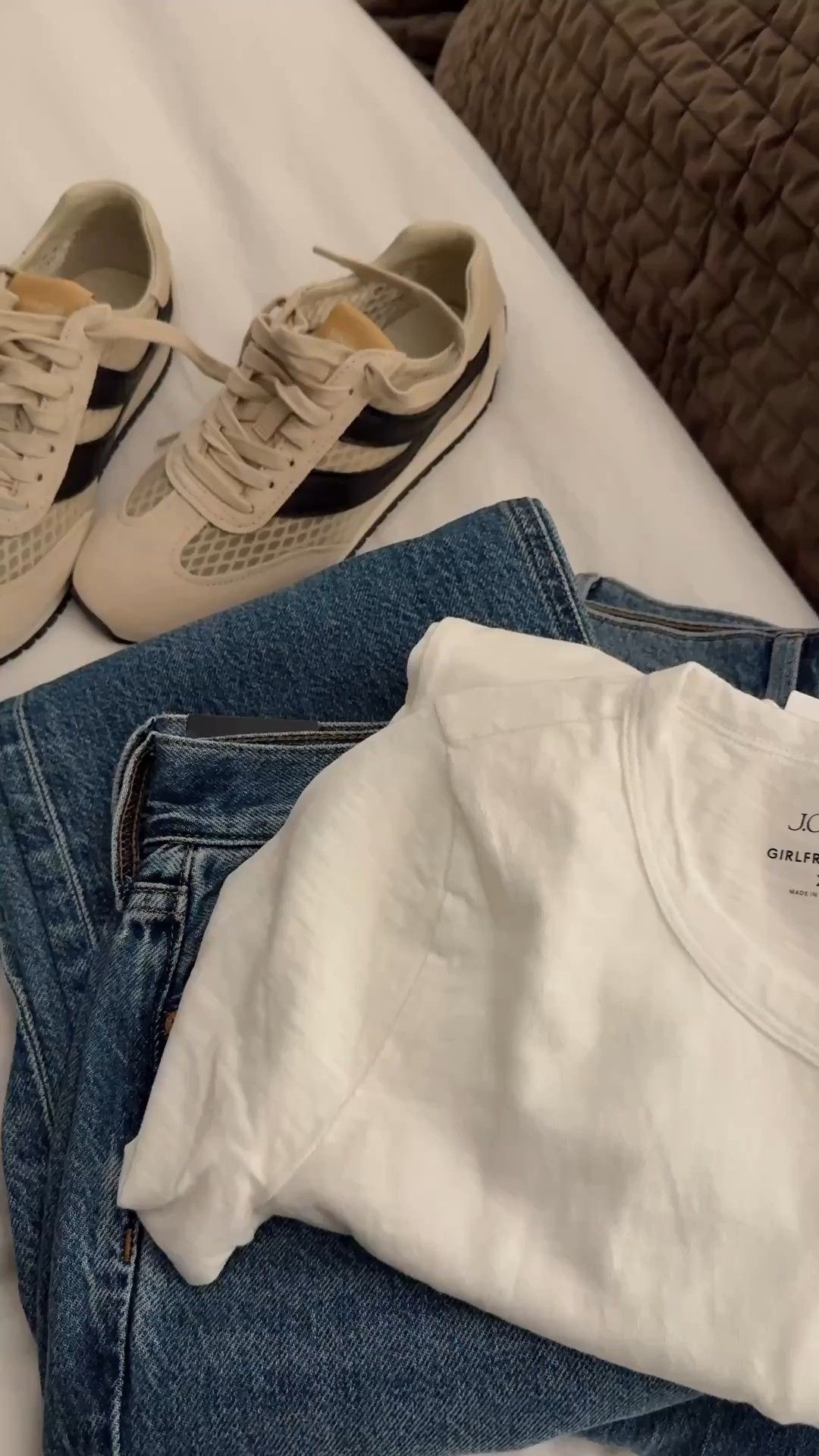 Closet staples!
24 petite jeans (I sized down one) / XS long sleeve tee / I went true to size in the sneakers, but they do run a bit narrow

denim, jeans, white tee, Nordstrom sneakers, sale, sale alert, Amanda west, almost ready blog, girl mom

#LTKFindsUnder100 #LTKSaleAlert #LTKFindsUnder50