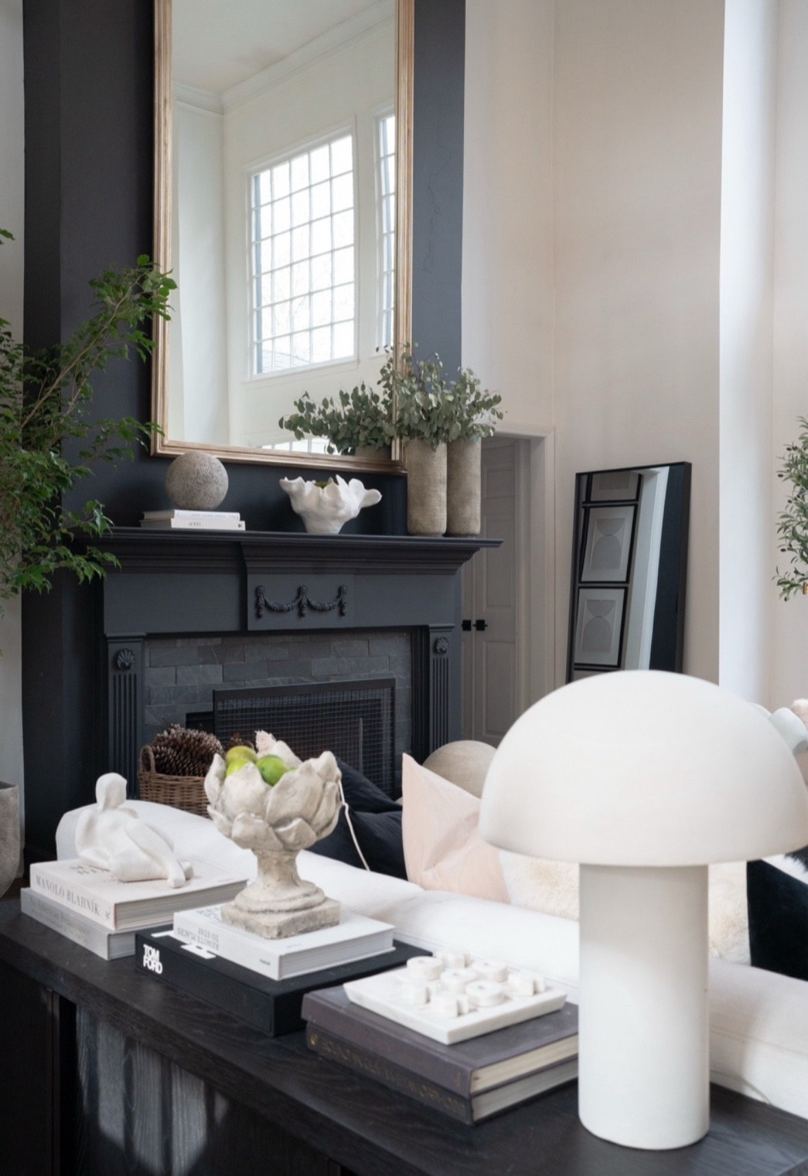 Light and airy, elegant and modern...



#LTKSaleAlert #LTKSeasonal #LTKHome