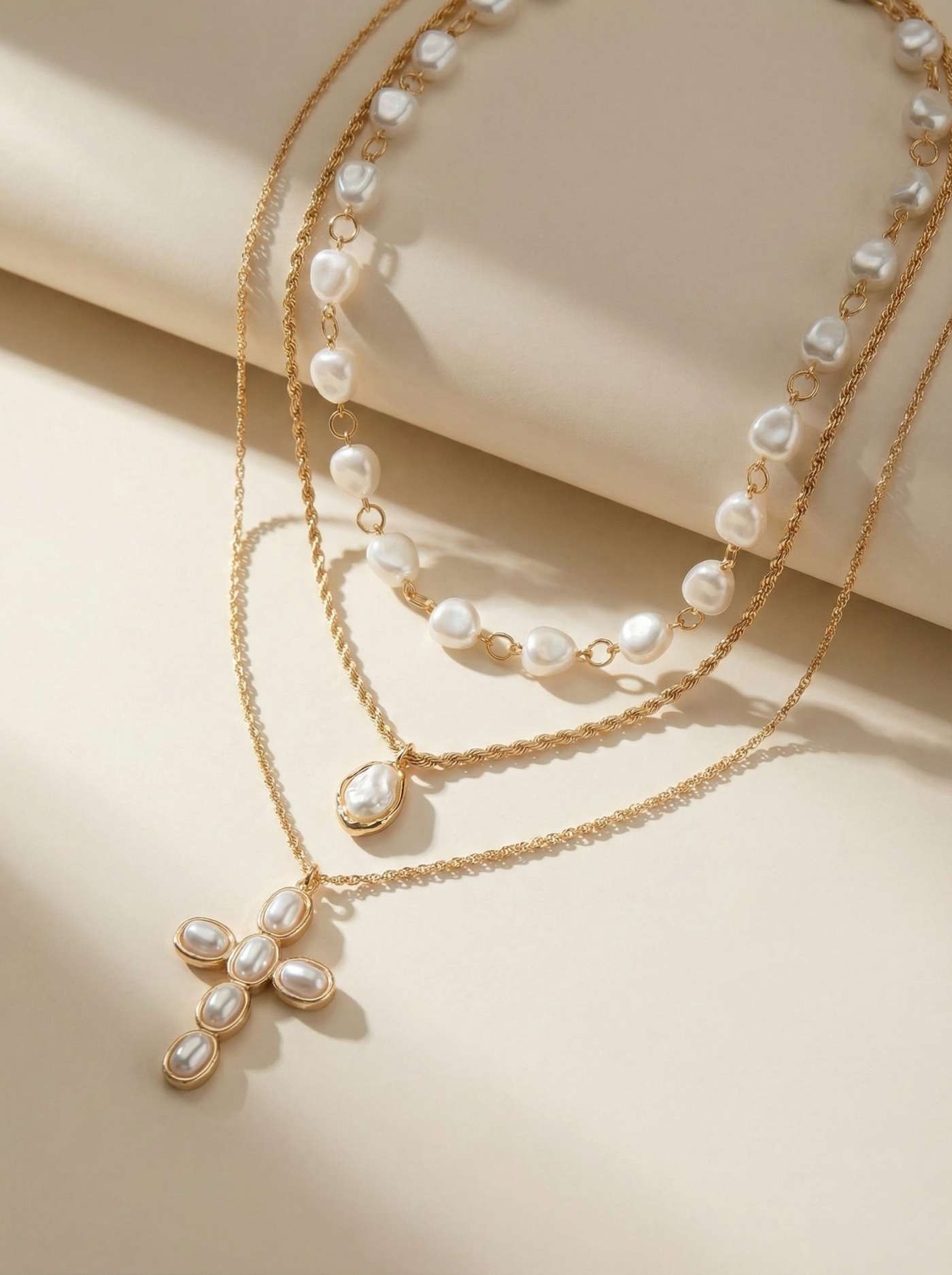 FAUX PEARL CROSS LAYERED NECKLACE CHF 17.90 | Cider