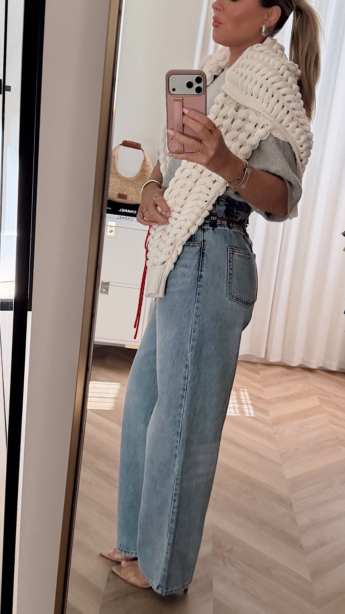 Obsessed with these Target jeans!🤍
Love the cinched elastic waist + wide leg
Whole outfit is Target 🙌
I’m in a 4 and could do a 2
➡️ If you’re in between sizes, size down



Target jeans, Target outfit, Amazon fashion, spring outfits, affordable fashion, wide leg jeans, casual OOTD.

#LTKootd #LTKOver40 #LTKgrwm