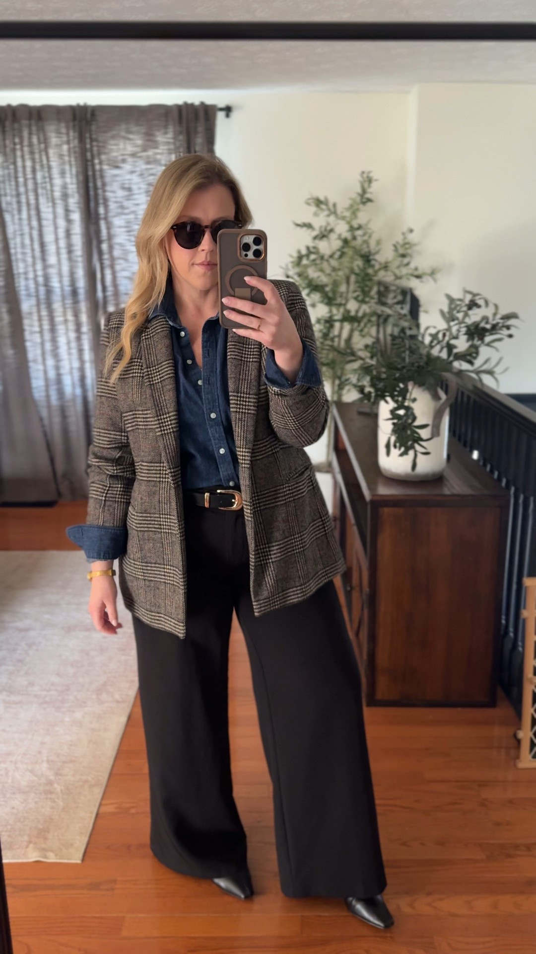 Winter Office Outfit 

Plaid Blazer, Chambray Button Down, Wide Leg Trousers

#LTKMidsize #LTKWorkwear #LTKootd