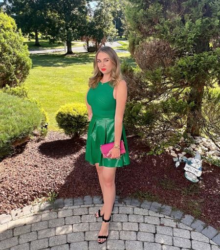 Green is definitely one of my favorite colors and who’s better at making a statement than Alice+Olivia! 💚 #Saks #SaksPartner 
Friends & Family! 25% OFF* New Arrivals, 20% OFF* Select Jewelry! Valid 9/22-10/1. Shop Now!

#LTKparties #LTKsalealert #LTKSeasonal