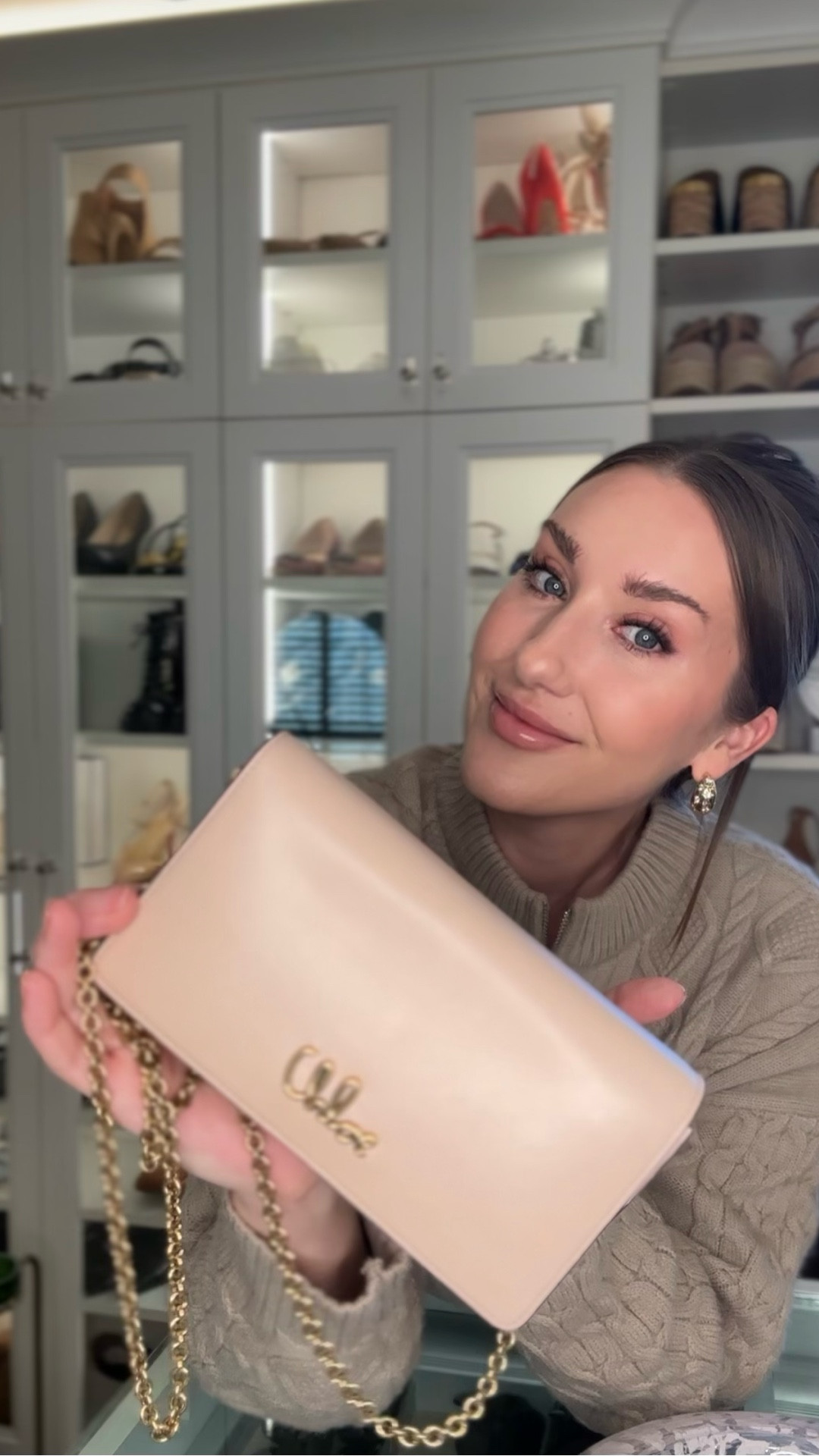 What’s in my new bag- found it majorly on sale …. 55% off. 💕 also comes in black 

Clutch bag, versatile bag, Chloe bag, wallet on chain 

#LTKSaleAlert