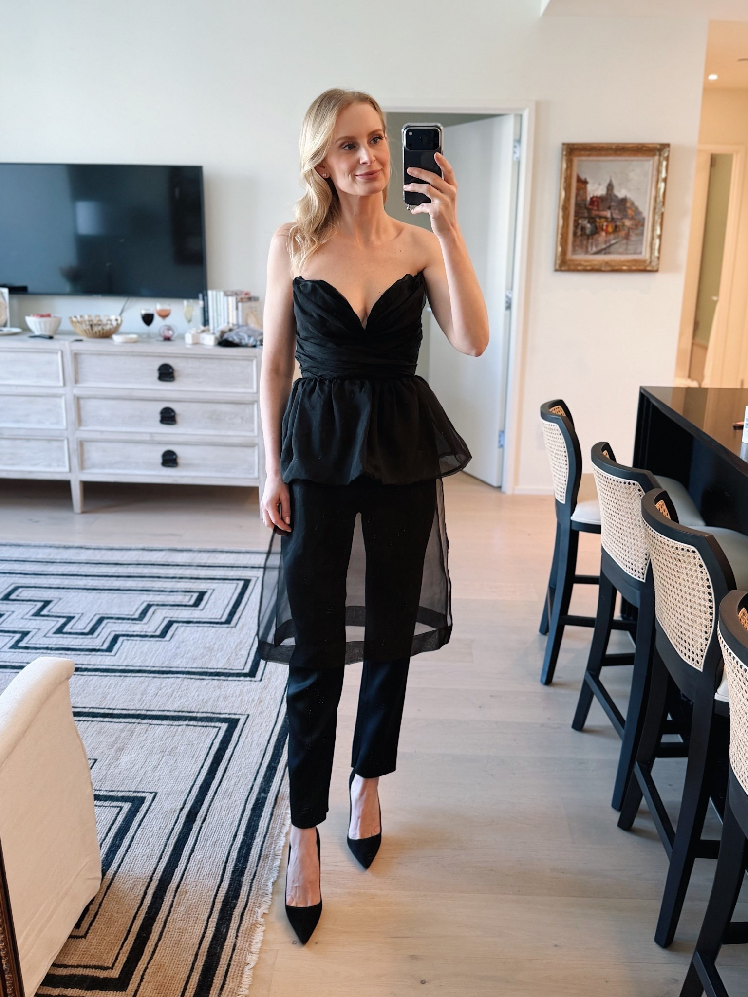 Adore this statement top for a cocktail party or fancy Valentine’s dinner! 🖤

#LTKValentine