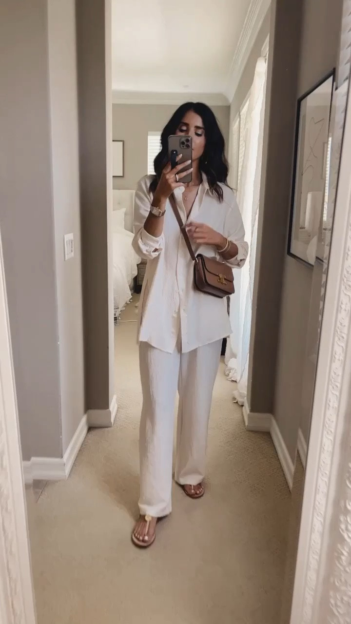 Comfy set from amazon, it’s available in multiple colors. I’m just shy of 5-7” and wear the size small. StylinByAylin 

#LTKstyletip #LTKSeasonal