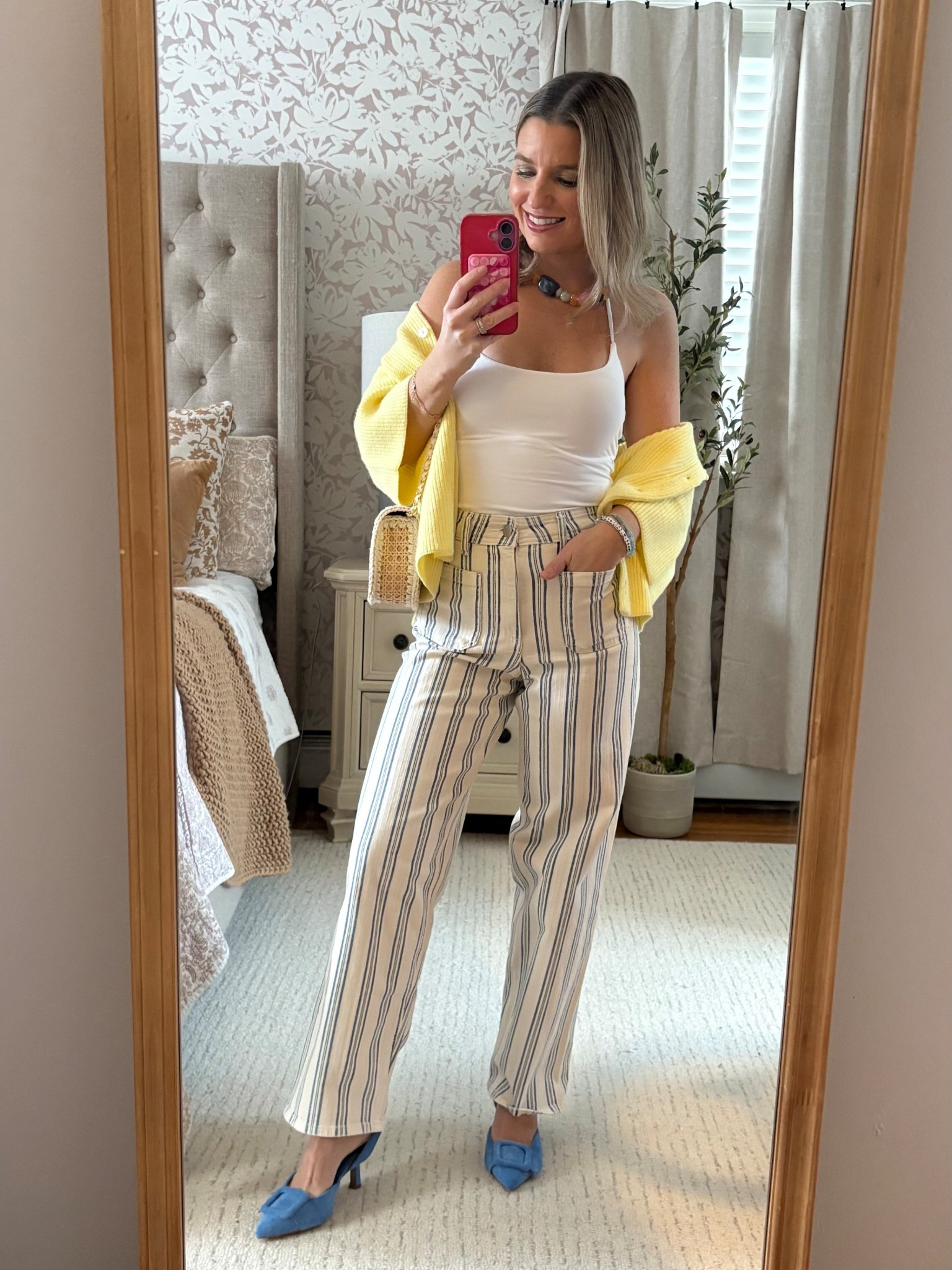 Pre-spring cuteness! 

I am 5’1 and loving the fit of these pants!!!! Wearing size 00 

#LTKootd #LTKPetite #LTKSaleAlert