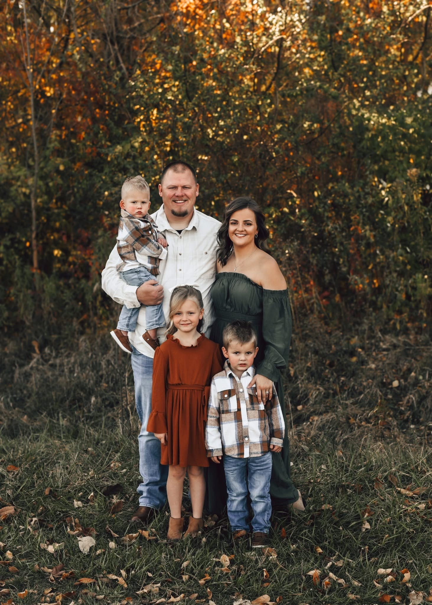 Family picture outfits! Fall edition #familyphotos #fall #famklyof5 #outfitinspo #falloutfit

#LTKFamily #LTKStyleTip #LTKSeasonal