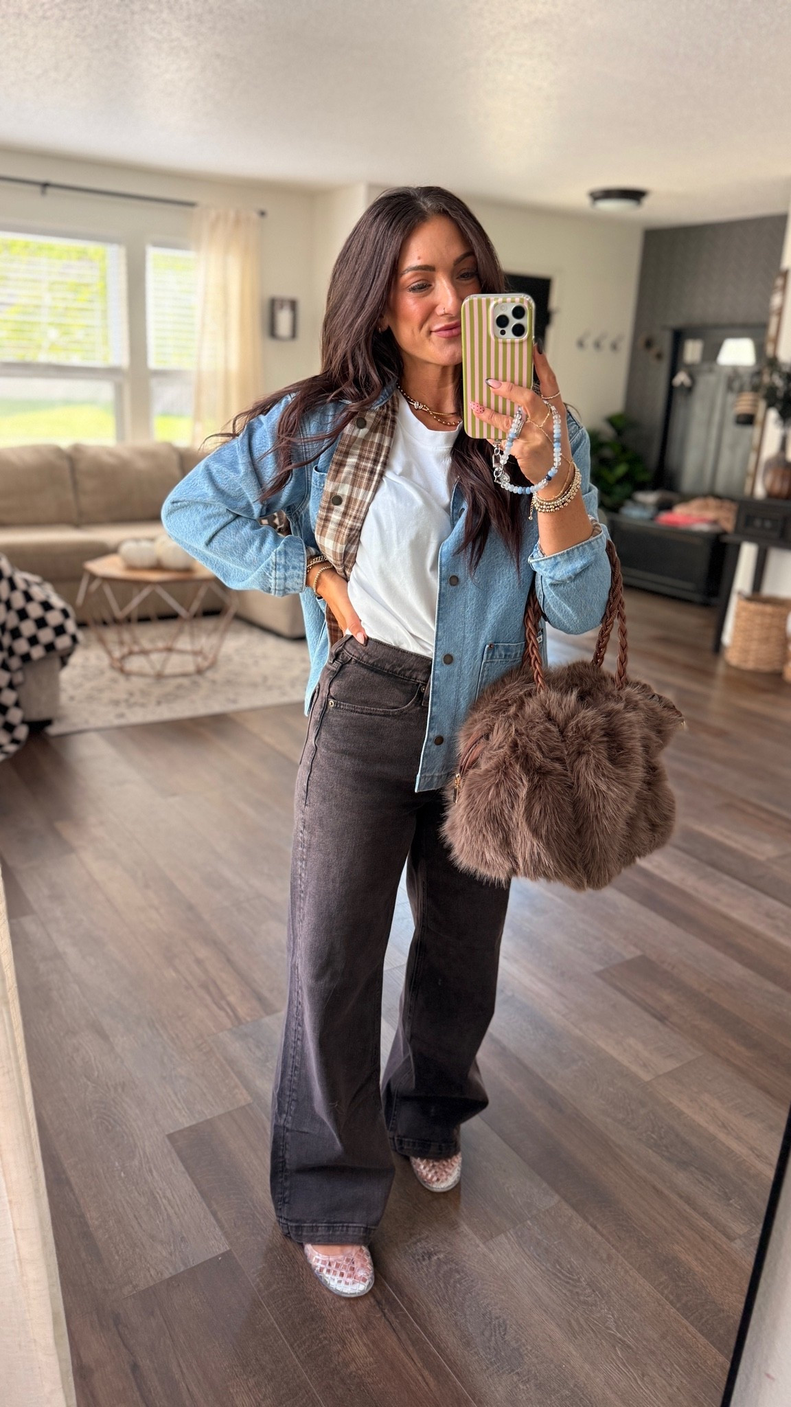 50% off!!!—>Get these jeans 🍑 they fit like a glove and make the booty and legs look good 👏 true to size, if between you could size down. True denim with a little stretch. Denim jacket tis reversible!!!

#LTKootd #LTKPetite #LTKSaleAlert