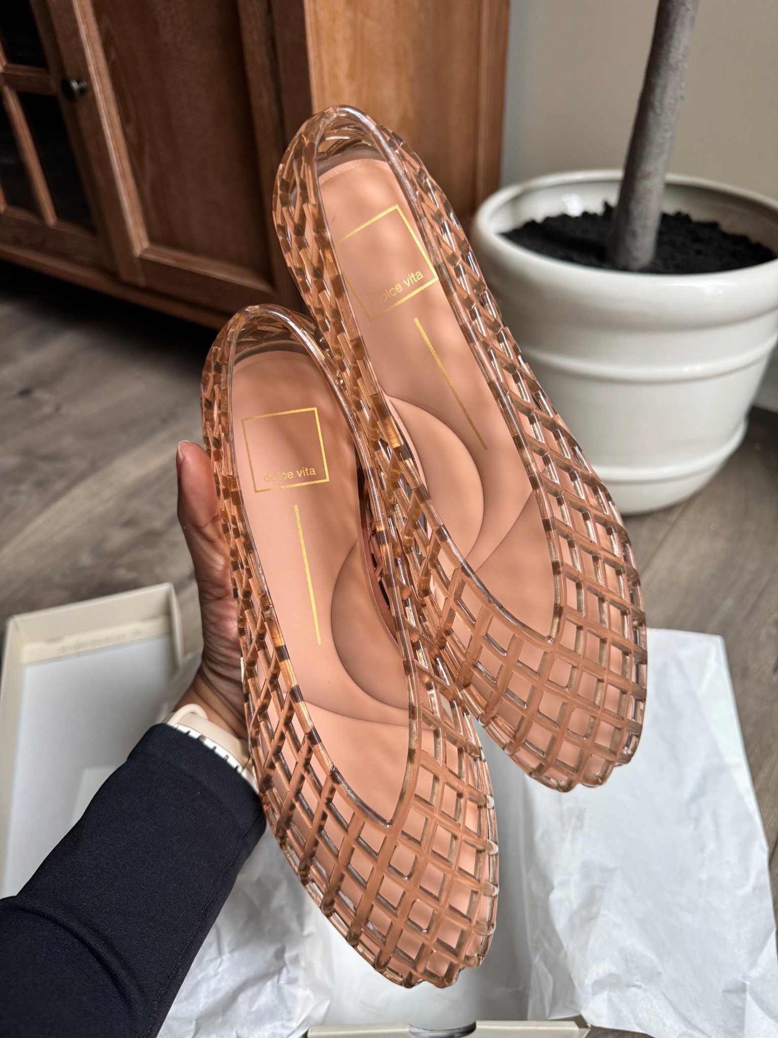 Jelly’s are so back!!

#LTKSeasonal #LTKSpringSale