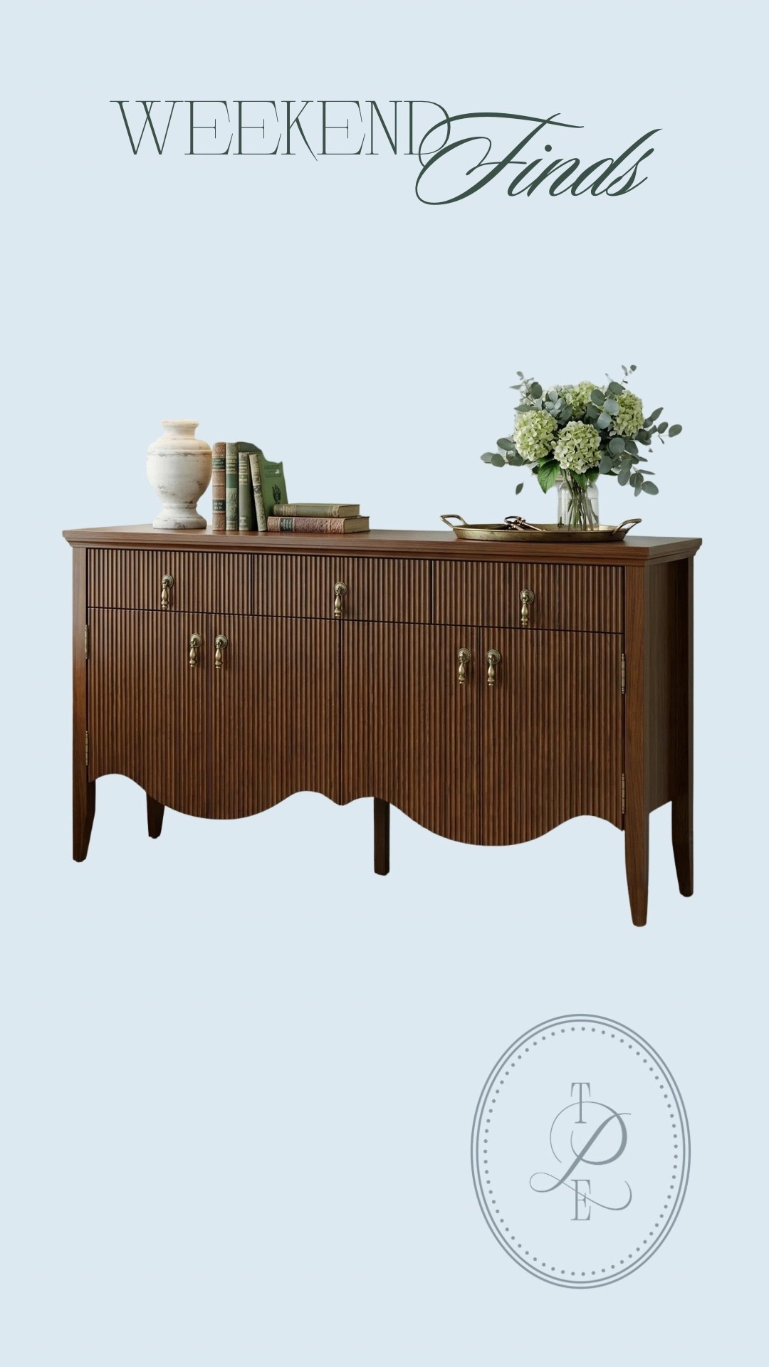 I can’t believe how gorgeous this sideboard is! $300 and has so many good details 👏🏼