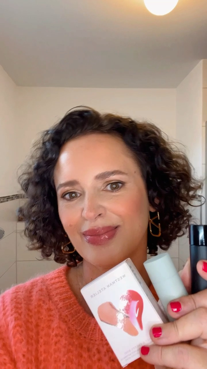 Best duo to buy in Make up 
Squeaky & Cheeky 

FARBE DUO I - MA PUCE AND CHOUCHETTE

NEW
LIMITED EDITION
EXCLUSIVE
Value-Set mit Lip Balm und universellem Blush-Stick für Wangen und Augenlider in abgestimmten Nuancen von Gucci Westman, Handtaschenformat, Travel friendly & limitiert.

#LTKbeauty #LTKhome #LTKeurope