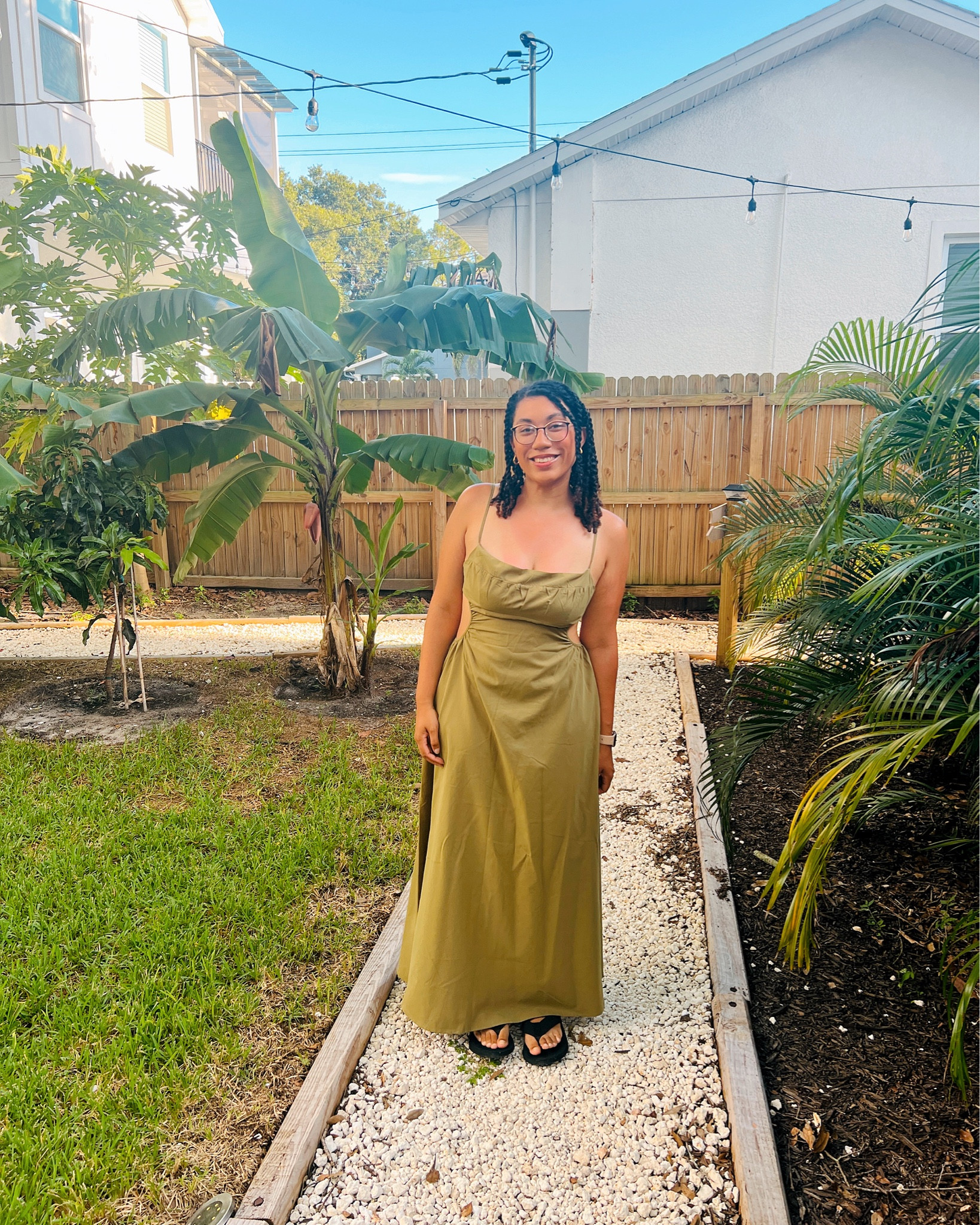 Summers not over yet 🌴☀️

This past weekend we visited Florida for a quick +spontaneous trip! Finally got to wear this dress I’ve been saving for a beach trip🌊

#summerfashion #prettylittlething #dresses #maxi #midsizefashion