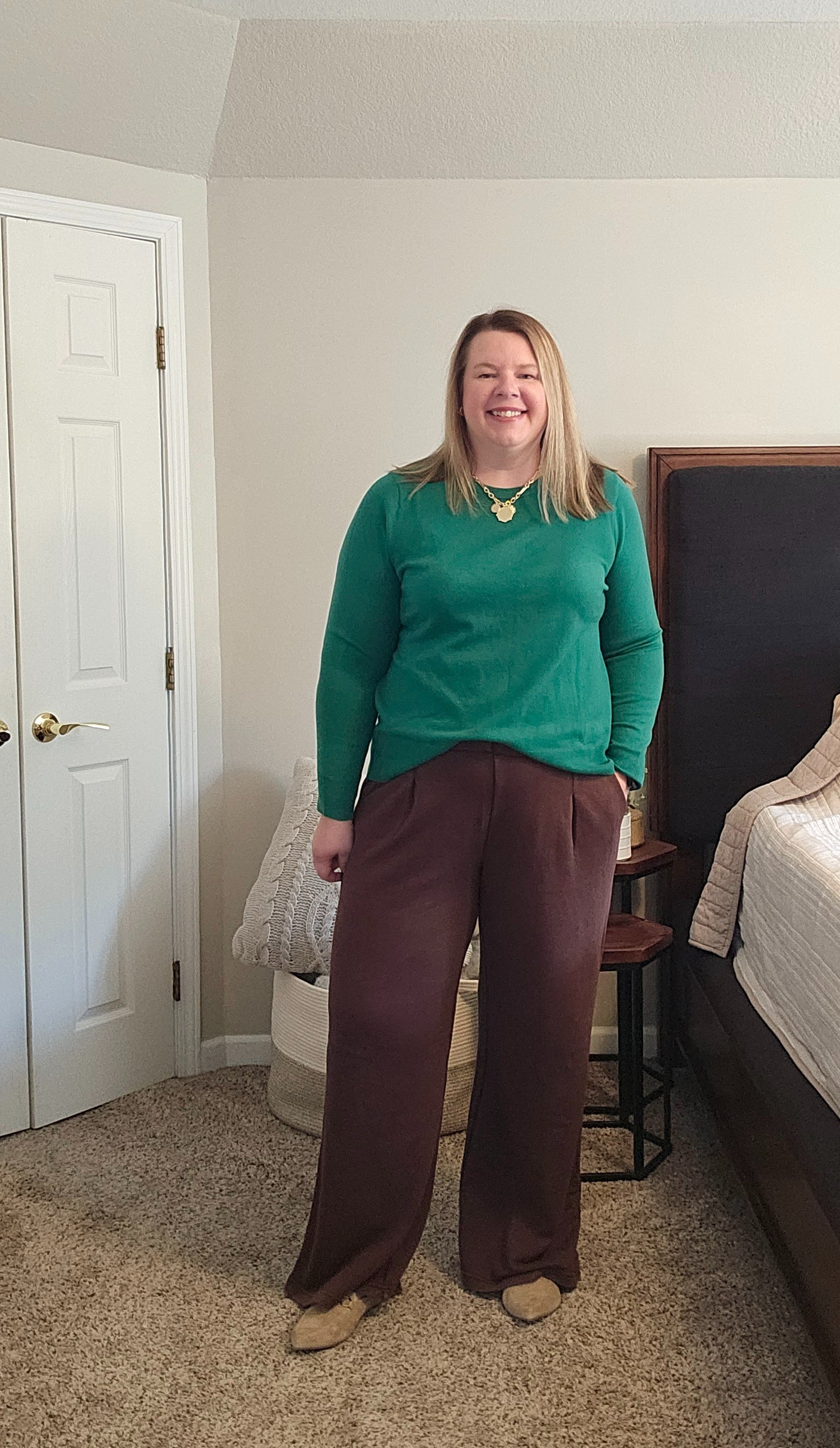 Bright green sweater XXL (super soft not itchy)Trouser Sweatpants XL

#LTKSaleAlert #LTKWorkwear #LTKMidsize