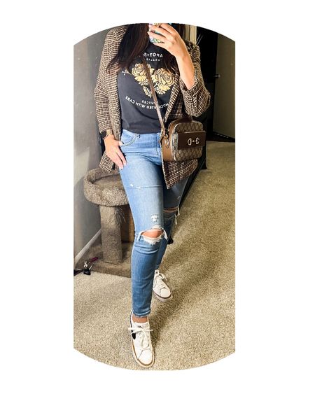 Winter Daytime look! Comfy outfit I wore while museum hopping last week! I’m obsessed with graphic tees and blazers! 

blazer
graphic tee
Nike legends 
ripped denim 
gucci crossover 

#LTKunder100 #LTKshoecrush #LTKunder50