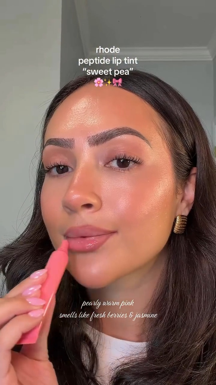 This. Shade. @rhode @haileybieber #rhode #rhodeskin #liptint #haileybieber #makeupproduct